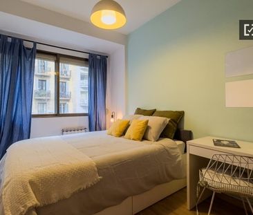 barcelona, Catalonia 08015 - Photo 6