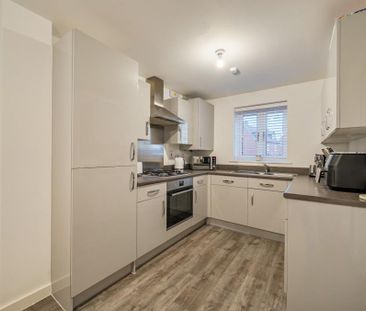 3 bedroom semi-detached house to rent - Photo 6