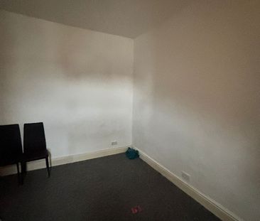 2 Bed Flat, Ashley Lane, M9 - Photo 5