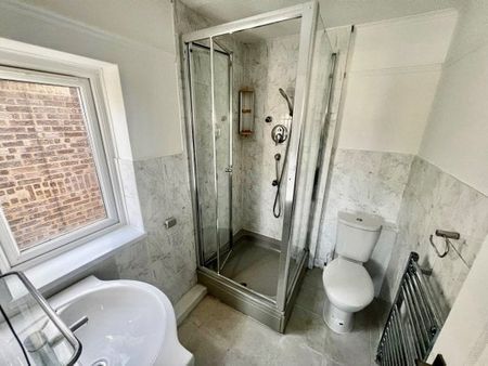 Welbeck Gardens, Bedford, MK41 - Photo 4