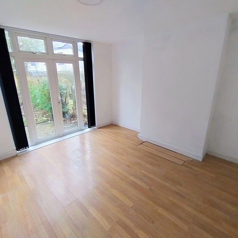 Upper Villiers Street, Blakenhall, Wolverhampton - Photo 1