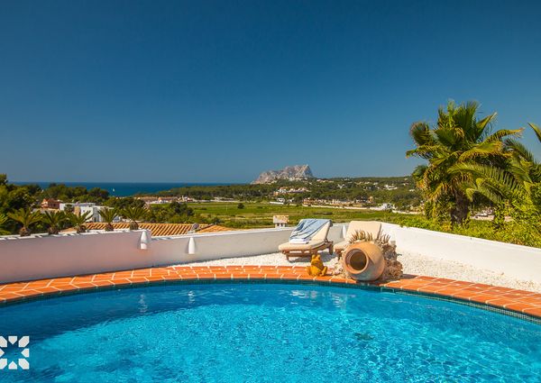 Rent villa MISTRAL