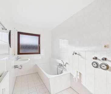 Sonnige 2-Raum-Wohnung mit Balkon in Auerbach - sofort bezugsbereit - Photo 4