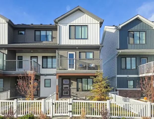 Brand New 2 bedrooms + Den Townhouse with single attached garage in River Edge | 5020 River’s Edge Way Northwest, Edmonton - Photo 1