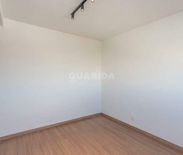 Apartamento com 2 dormitórios, sendo 1 suíte, e 1 vaga de garagem n... - Photo 1