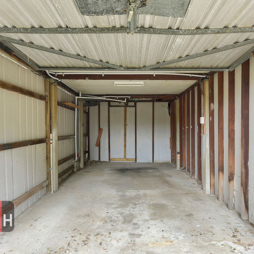 AIR CONDITIONED TWO BEDROOM UNIT WITH AIR COURTYARD! - Photo 1