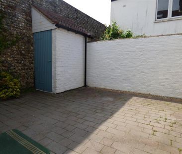 3 bedroom semi-detached house to rent - Photo 3