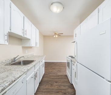 Westview Manor - Photo 2