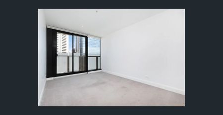 Luxury Living at the Paris End - Photo 2