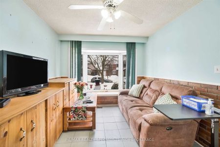 For Lease - 7 Camberley Crescent, Brampton, Ontario - Photo 2