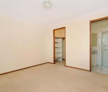 Spacious 3-Bedroom Townhouse â?? All Bedrooms Ensuite! - Photo 5