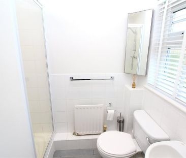 3 bedroom end of terrace house to rent - Photo 3