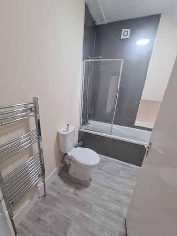 2 bedroom flat to rent - Photo 3