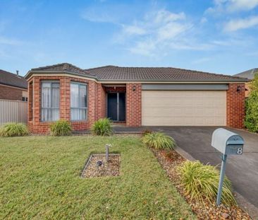 8 Edgbaston Parade Caroline Springs VIC - Photo 3