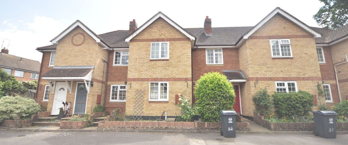 The Bourne, CM23, Bishop'S Stortford - Photo 1
