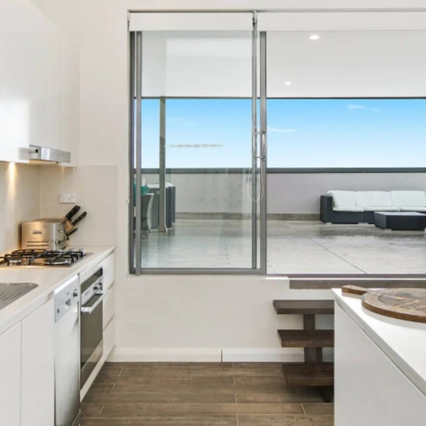 One Bedroom Apartment with Massive Outdoor Entertaining Balcony - Photo 1