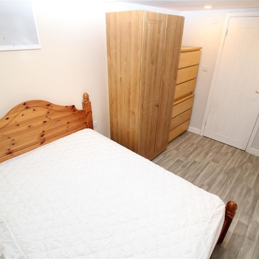 Room For Rent Kingsland Terrace, Pontypridd - Photo 1