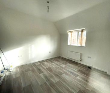 2 bedroom coach house to rent - Photo 2