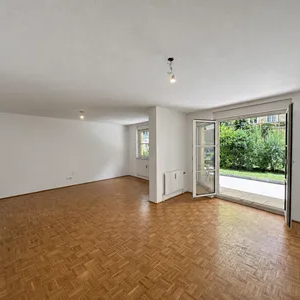Grüne Rückzugsoase mitten auf der Landstraße (mit eigenem PKW Abstellplatz) - Photo 1