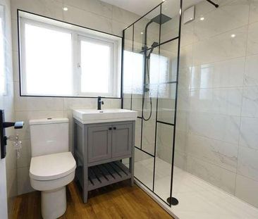 Cedar Road, Grays, RM16 - Photo 6