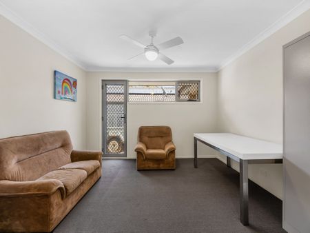 Comfortable and Convenient 4-Bedroom Family Home - Photo 2