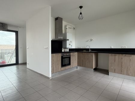 Location Appartement 4 pièces 84m² BORDEAUX 33200 - Photo 4