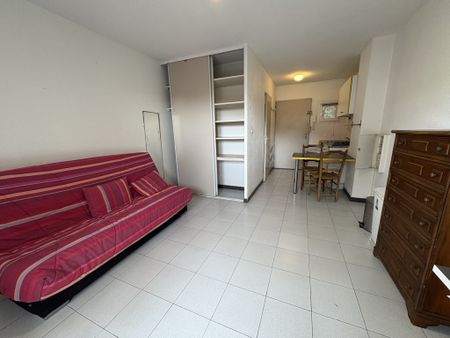 Location Appartement 1 pièce 22m² NIMES 30900 - Photo 2