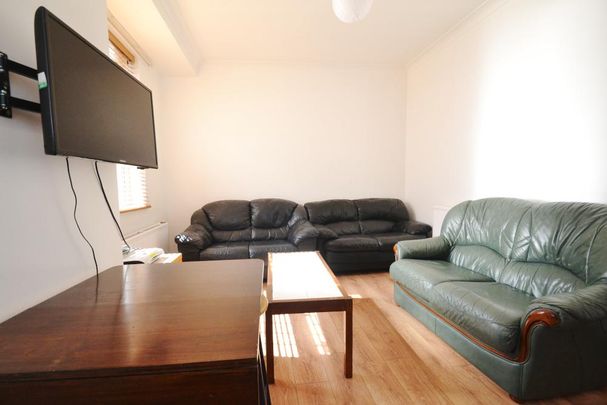 5 bedroom terraced house to rent - Photo 1