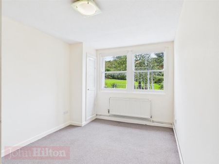 2 bedroom ground floor flat to rent - Photo 4