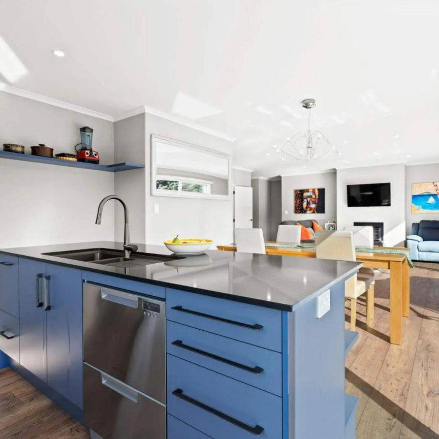 Your dream home awaits - Photo 1