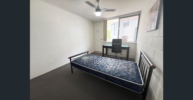 2A/240 Carmody Road - all bills included! Walk to UQ St Lucia! - Photo 1