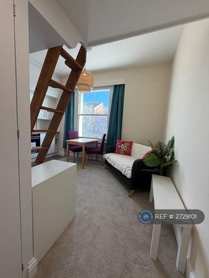 Studio to rent - Photo 1