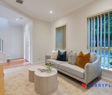 THREE-BEDROOM TOWNHOUSE! - Photo 3