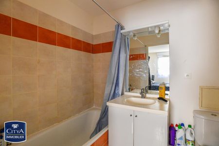 Location Appartement 2 pièces 39m² CAHORS 46000 - Photo 3