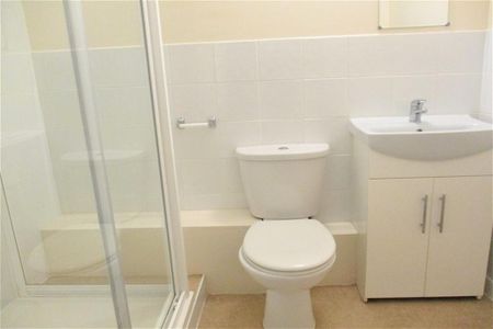 1 bedroom retirement property to rent - Photo 5