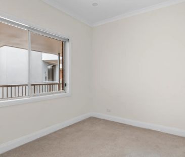 Light, Bright & Spacious - Photo 6