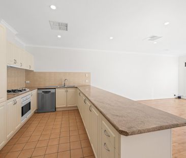 70 Rim Cross Drive, Keilor East VIC 3033 - Photo 4
