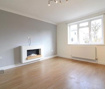 3 bedroom flat to rent - Photo 6