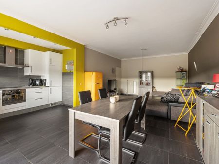 Ruim tweeslaapkamer appartement met garagebox in Hoevenen! - Photo 3