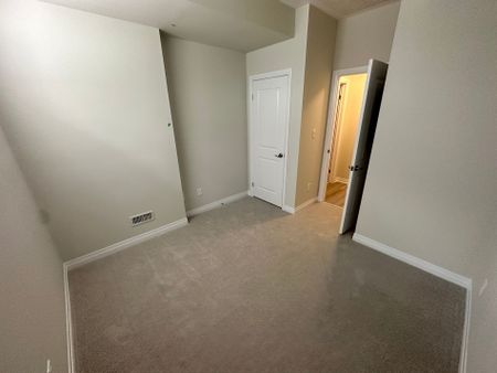 For Lease - 25 Isherwood Avenue Unit# 113, Cambridge, Ontario - Photo 3