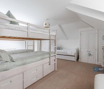 4 bedroom semi-detached house to rent - Photo 6