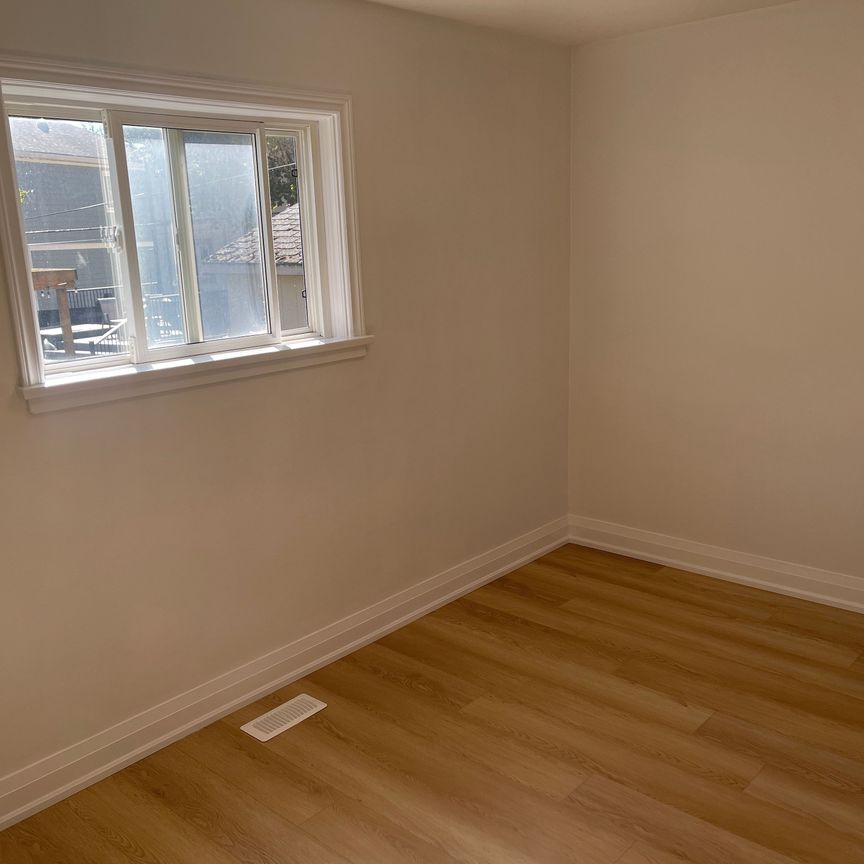 For Lease - 62 Grierson Road Unit# main, Toronto, Ontario - Photo 1