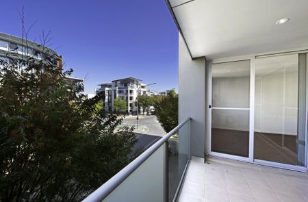 Spacious Apartment In Popular Kingston Location - Photo 2