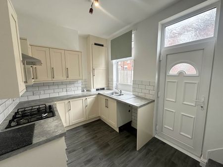 Victoria Grove, Osmondthorpe, Leeds - Photo 2