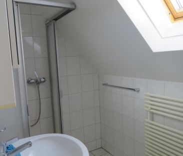 Charmante Dachwohnung zu vermieten - Photo 4