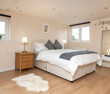 Houseshare in Ilford - Large bright rooms Room 1 - Photo 2