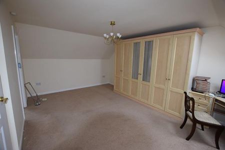 3 bedroom detached house to rent - Photo 5
