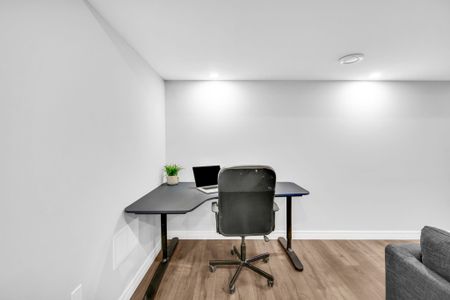 For Lease - 5463 Fudge Terrace Unit# Basement Apt, Mississauga, Ontario - Photo 2