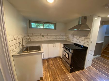 For Lease - 24 Stoddart Drive Unit# Lower, Aurora, Ontario - Photo 5