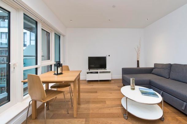 Skyline House, Dickens Yard, Longfield Avenue, Ealing, London - Photo 1